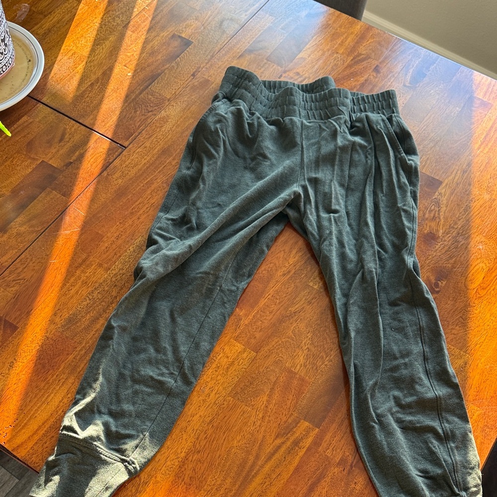 CAbi Pivot Jogger